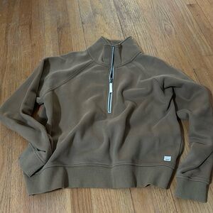 Women’s Vuori Pullover Size Medium